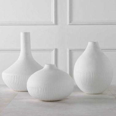 Набор белых ваз из 3-х штук UTTERMOST 18072 - 