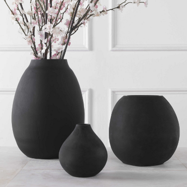 Набор черных ваз из 3-х штук UTTERMOST 18068 - 